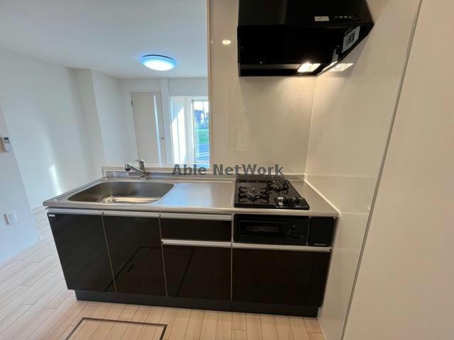 カームジェントル Ⅱ（ＣＡＬＭＧＥＮＴＬＥⅡ）のキッチン|コンロ付きシステムキッチン