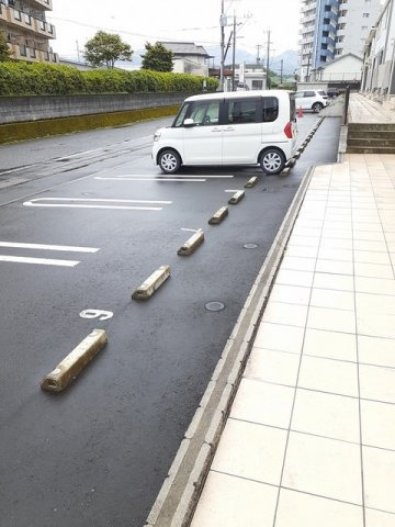 ポライトリー　Ｄの駐車場