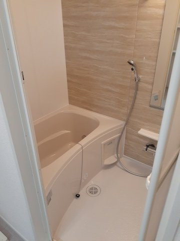 ポライトリー　Ｄの浴室