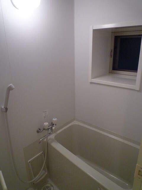 麹町二番町マンションの浴室