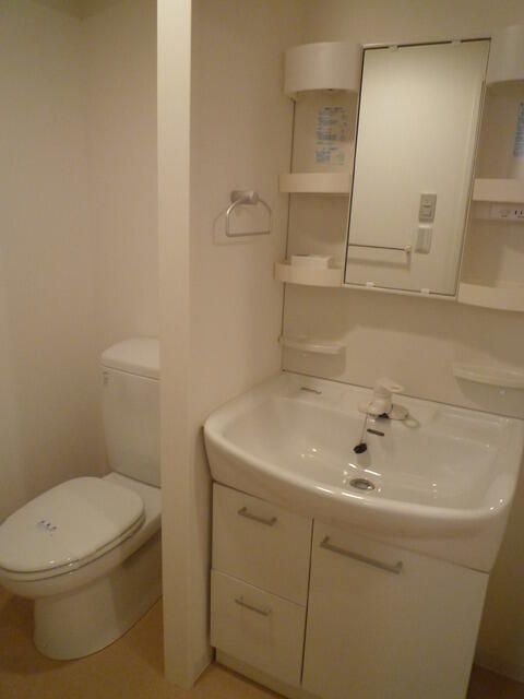 麹町二番町マンションの独立洗面台