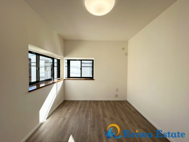 中古戸建　茅ヶ崎市柳島海岸の洋室