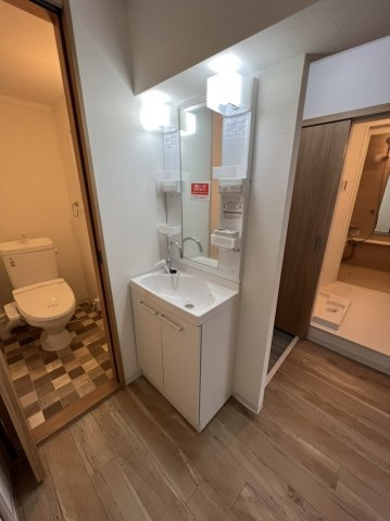 渦ヶ森コーポ6号棟の独立洗面台|洗面化粧台