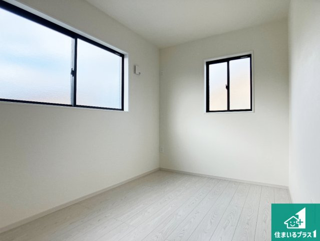 姫路市八代　第1期　新築一戸建ての洋室|シンプルな洋室は、自分好みのインテリアが楽しめます♪ご家族とインテリアや家具を選びに行くのは新築購入時の醍醐味の一つです。ぜひお楽しみください♪