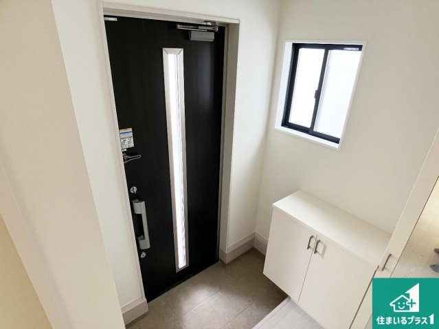 姫路市八代　第1期　新築一戸建ての玄関|シューズボックスにはたくさんの靴が収納できるので玄関周りはいつもスッキリ！ご家族が増えても安心！