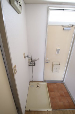 【設備】 | メゾンヤマモト | 室内洗濯機置き場