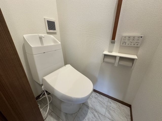 神戸市垂水区千鳥が丘1丁目新築戸建のトイレ