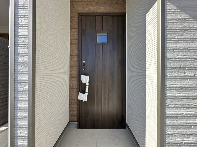 神戸市垂水区千鳥が丘1丁目新築戸建の玄関