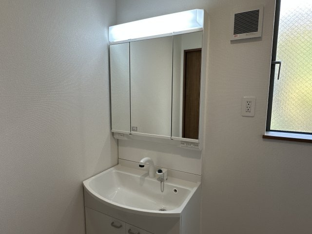 神戸市垂水区千鳥が丘1丁目新築戸建の独立洗面台