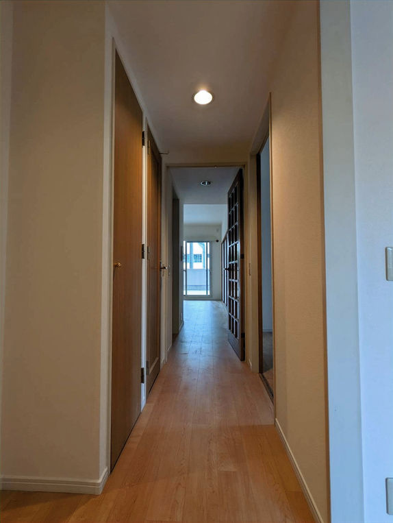 エナ御影の内装|廊下