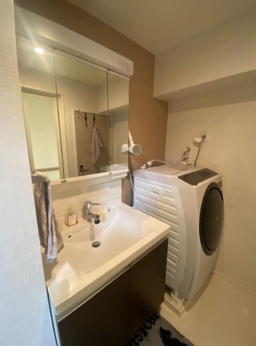 【独立洗面台】 | ニックハイム南池袋 | ご家族の1日が始まり、1日の終わりを締めくくる洗面空間。