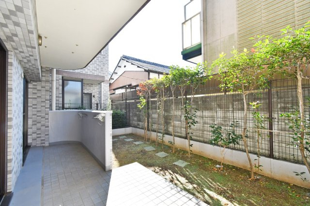 ライオンズマンション大宮堀の内の庭|難しいイメージの住宅ローンは経験スタッフが丁寧にお手伝いしますのでご安心下さい。「家を買って終わり」ではなく、「買ってからがスタート」と考え、一人ひとりにあった資金計画やプランをご提案致します！