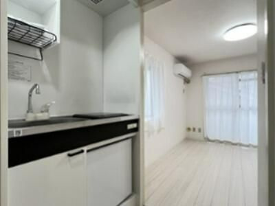 プラティーク町屋の居間・リビング