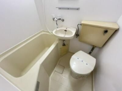 プラティーク町屋の浴室