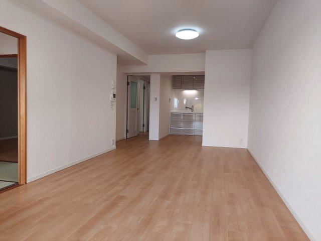 ドミネ花屋敷の居間・リビング