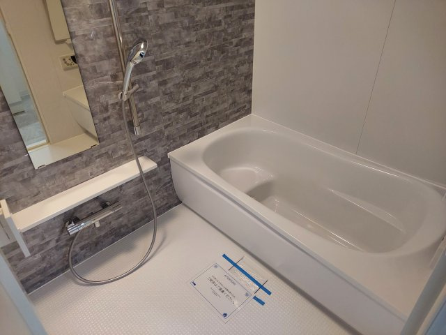 ドミネ花屋敷の浴室|浴室乾燥機付き