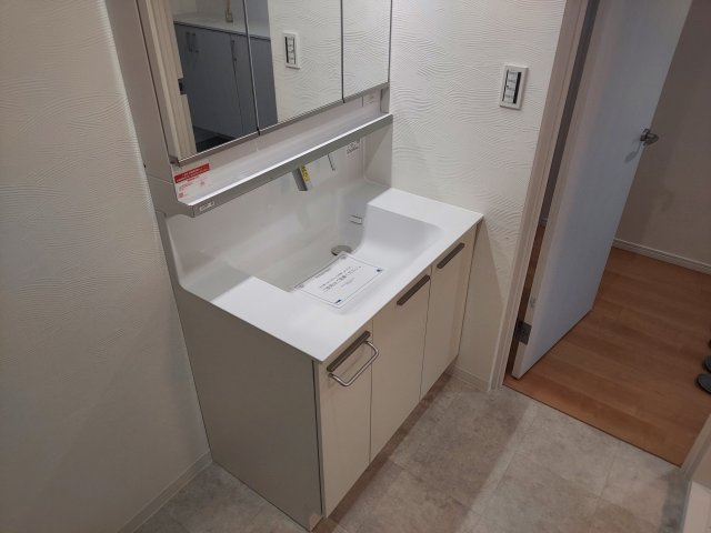 ドミネ花屋敷の独立洗面台|洗面台