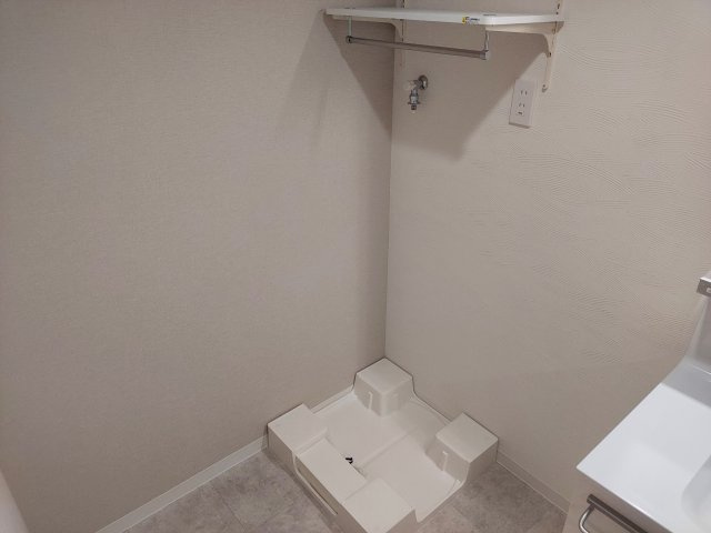 ドミネ花屋敷の洗面所|洗濯機置場