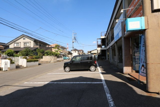 【駐車場】