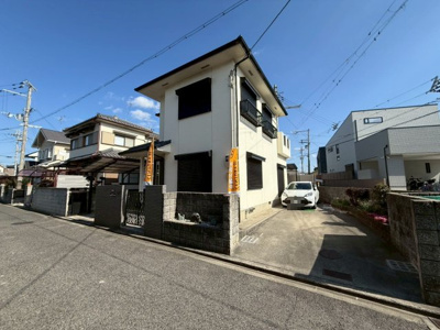 【前面道路含む現地写真】 | 【プレイワーク土生町・中古戸建】旭小・平成6年建築・南西角地・土地約50坪 | 前面道路含む現地写真です