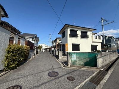【前面道路含む現地写真】 | 【プレイワーク土生町・中古戸建】旭小・平成6年建築・南西角地・土地約50坪 | 前面道路含む現地写真です