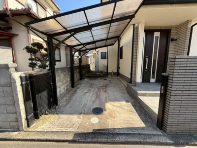 【駐車場】 | 【プレイワーク土生町・中古戸建】旭小・平成6年建築・南西角地・土地約50坪 | 駐車場があります