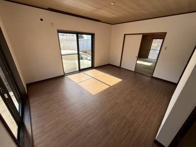 【前面道路含む現地写真】 | 【プレイワーク土生町・中古戸建】旭小・平成6年建築・南西角地・土地約50坪 | 前面道路含む現地写真です