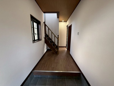 【前面道路含む現地写真】 | 【プレイワーク土生町・中古戸建】旭小・平成6年建築・南西角地・土地約50坪 | 前面道路含む現地写真です