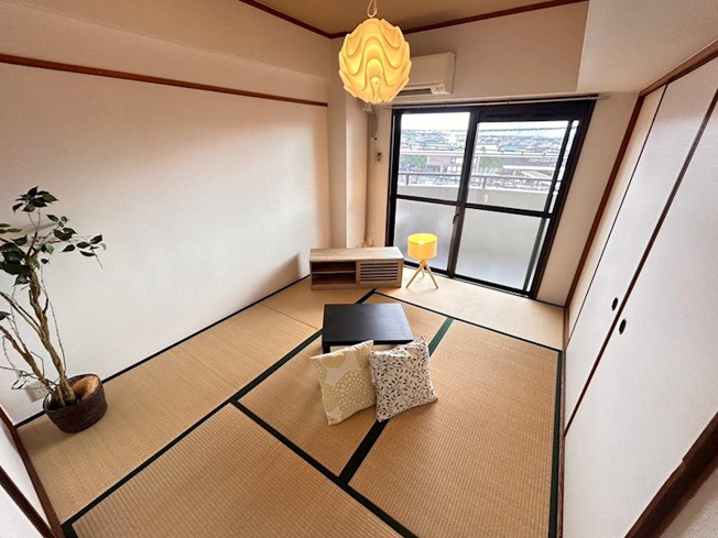 【和室】 | ステージハウス万石 | 柔らかい畳が心地よい和室（家具家電は付きません）