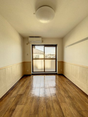 【居間・リビング】 | セシーズイシイ15 | ※反転タイプのお部屋の写真です。