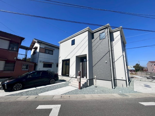 津市栗真町屋町　新築戸建の画像