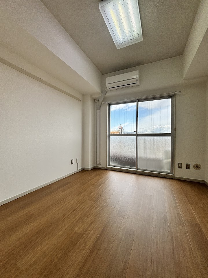 メゾン・ド・ノア天神町の居間・リビング