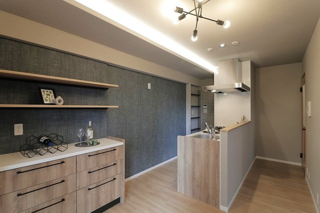 【内装】 | リブコート鴫野 | キッチンサイドにカップボード付きです♪