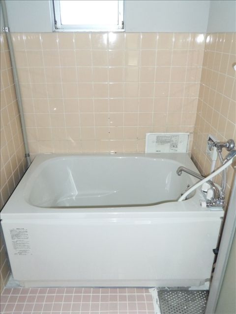 シャトー芝の浴室|日々の疲れを癒すお風呂付です