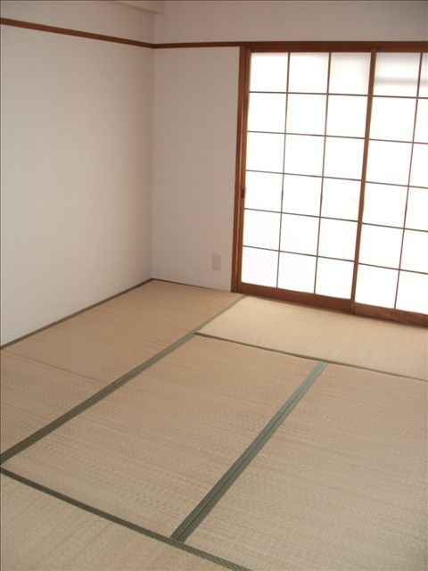 シャトー芝の寝室|ゆとりの広さです