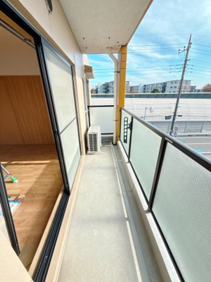 【バルコニー】 | Ｏｒａｎｇｅハイツ | 暖かな日差しのふりそそぐバルコニー