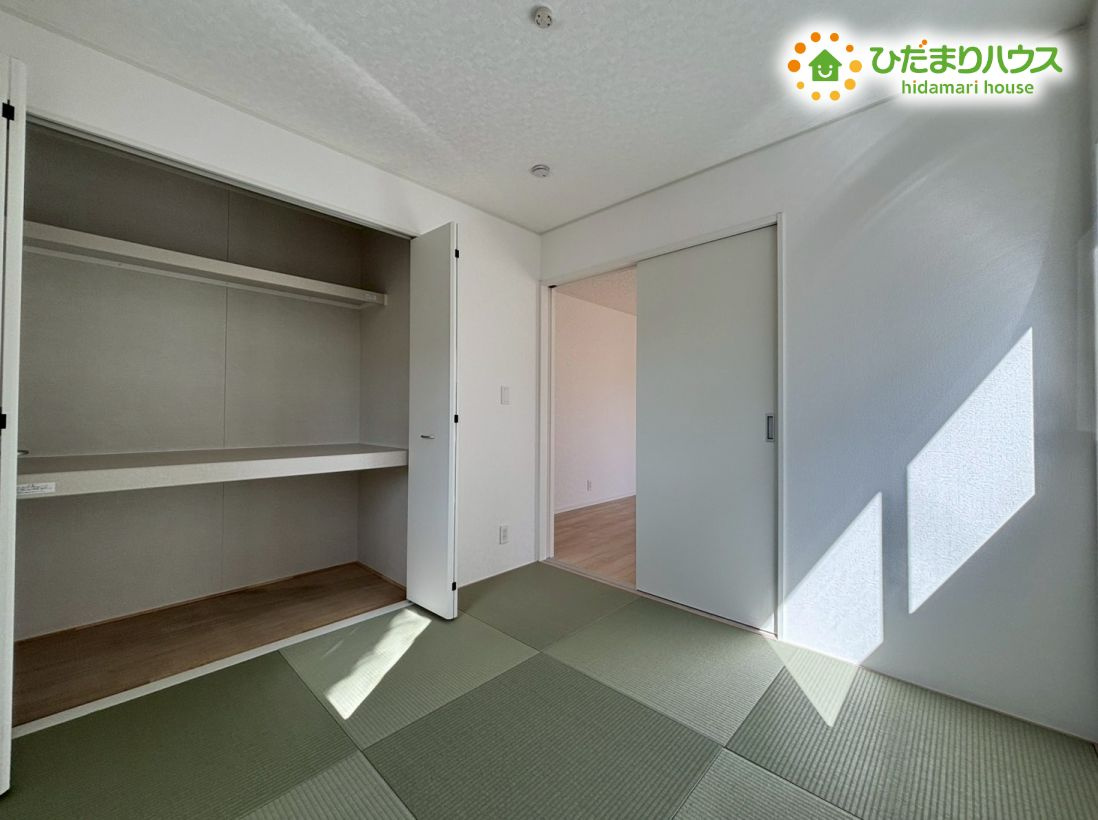 熊谷市石原　第7　新築一戸建て　クレイドルガーデン　02の収納|和室には布団や座布団をたっぷりしまえる押入収納が完備されています！
お子様のおもちゃや季節物の家電などもスッキリと収まるので、お部屋を広く使えます!(^^)!