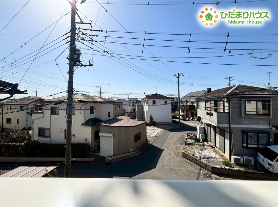 熊谷市石原　第7　新築一戸建て　クレイドルガーデン　02の展望|バルコニーからは周囲の住宅街を見渡せ、遮るものがない開放的な景色が広がっています！
遠くまで空が見渡せるので、気分転換に外を眺めるだけでもリフレッシュできそうです。