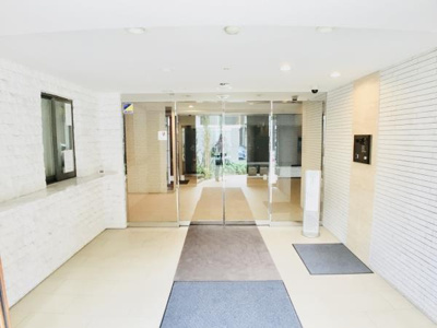 【エントランス】 | クレアホームズ千葉センタープレイス | 落ち着いたエントランスです