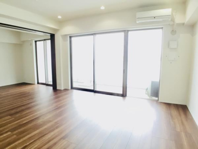 【居間・リビング】 | クレアホームズ千葉センタープレイス | ゆったり過ごせるリビングです