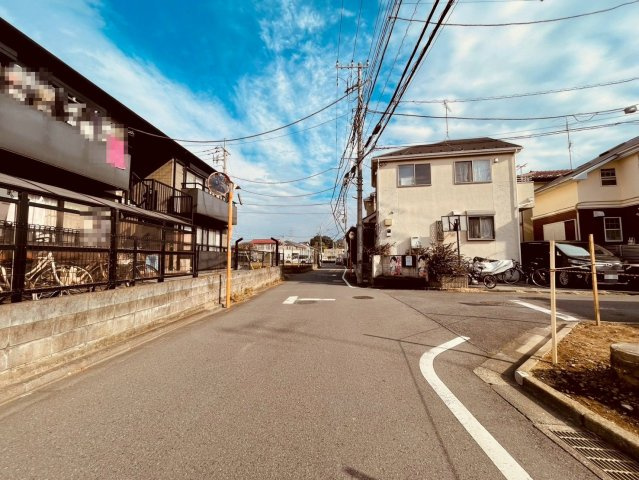 【前面道路含む現地写真】 | 西東京市下保谷３丁目　売地 | 落ち着いた低層住宅街の一角、穏やかな街並みが広がります