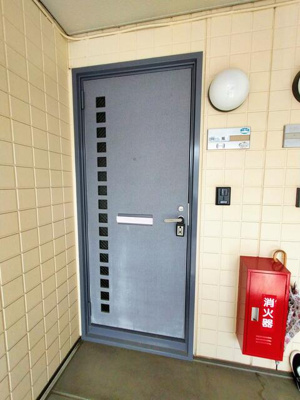 【玄関】 | プルーニハイツＢ棟