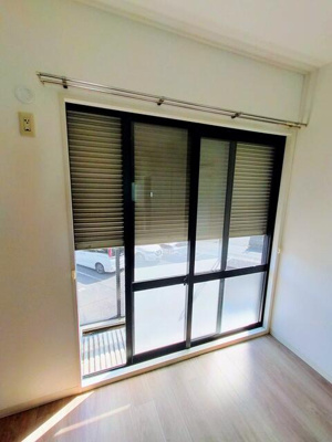 【その他】 | プルーニハイツＢ棟 | 安心のシャッター雨戸付き