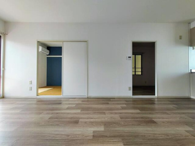 【居間・リビング】 | プルーニハイツＢ棟 | ＬＤＫ→各部屋入口