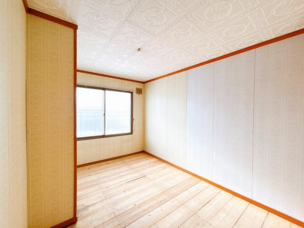 美幌町字青山南5－11中古住宅の洋室|【リフォーム中】2階6帖和室です。こちらは洋室へ変更致します。