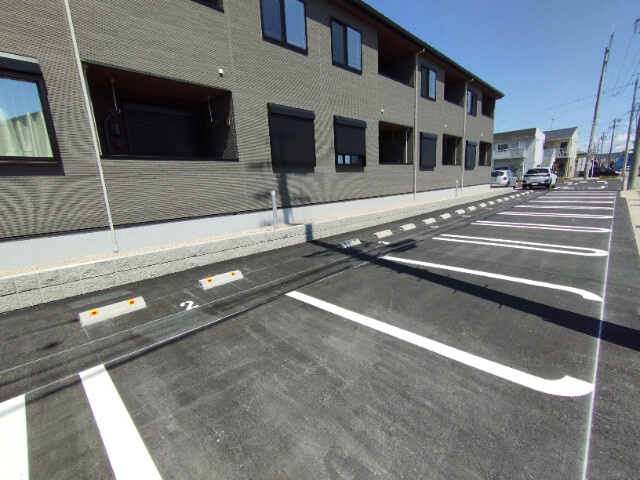 レジデンス上里の駐車場