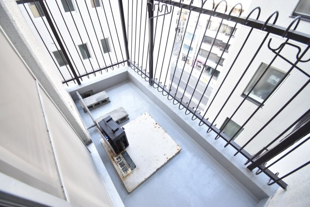 靭壱番館のバルコニー