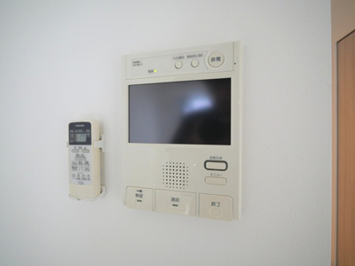 【セキュリティ】 | S-RESIDENCE南堀江 | モニター付きインターホンです