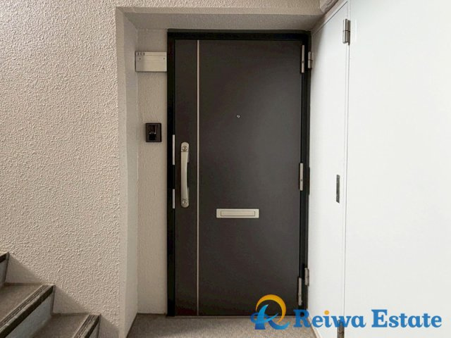 ネオハイツ茅ヶ崎の玄関