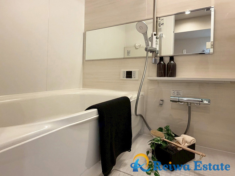 ネオハイツ茅ヶ崎の浴室